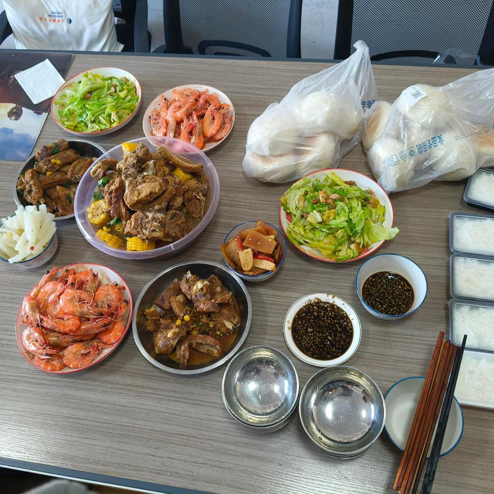 Bosses Cook Lón do Chách!